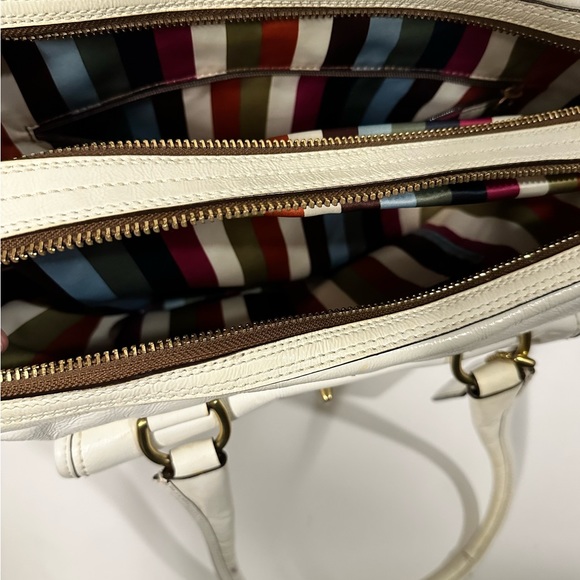 Authentic COACH Peyton Patent leather archive double zip satchel - Picture 3 of 4